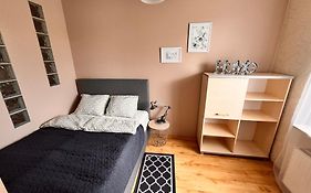 Apartament Roentgena 16 Przy Centrum Onkologii I Klinice Novum